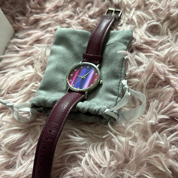 Beautiful Vintage Purple Watch - Picture 2 of 9